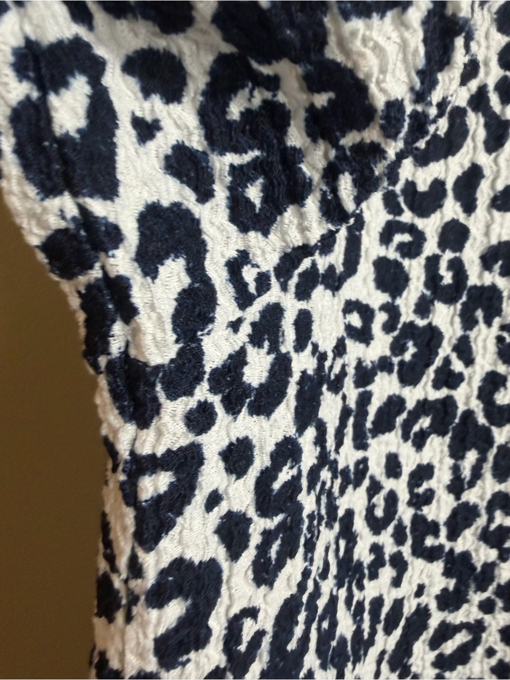 LOFT Dark Navy White Leopard Print Puff Sleeve Textured Blouse Large - Picture 8 of 9